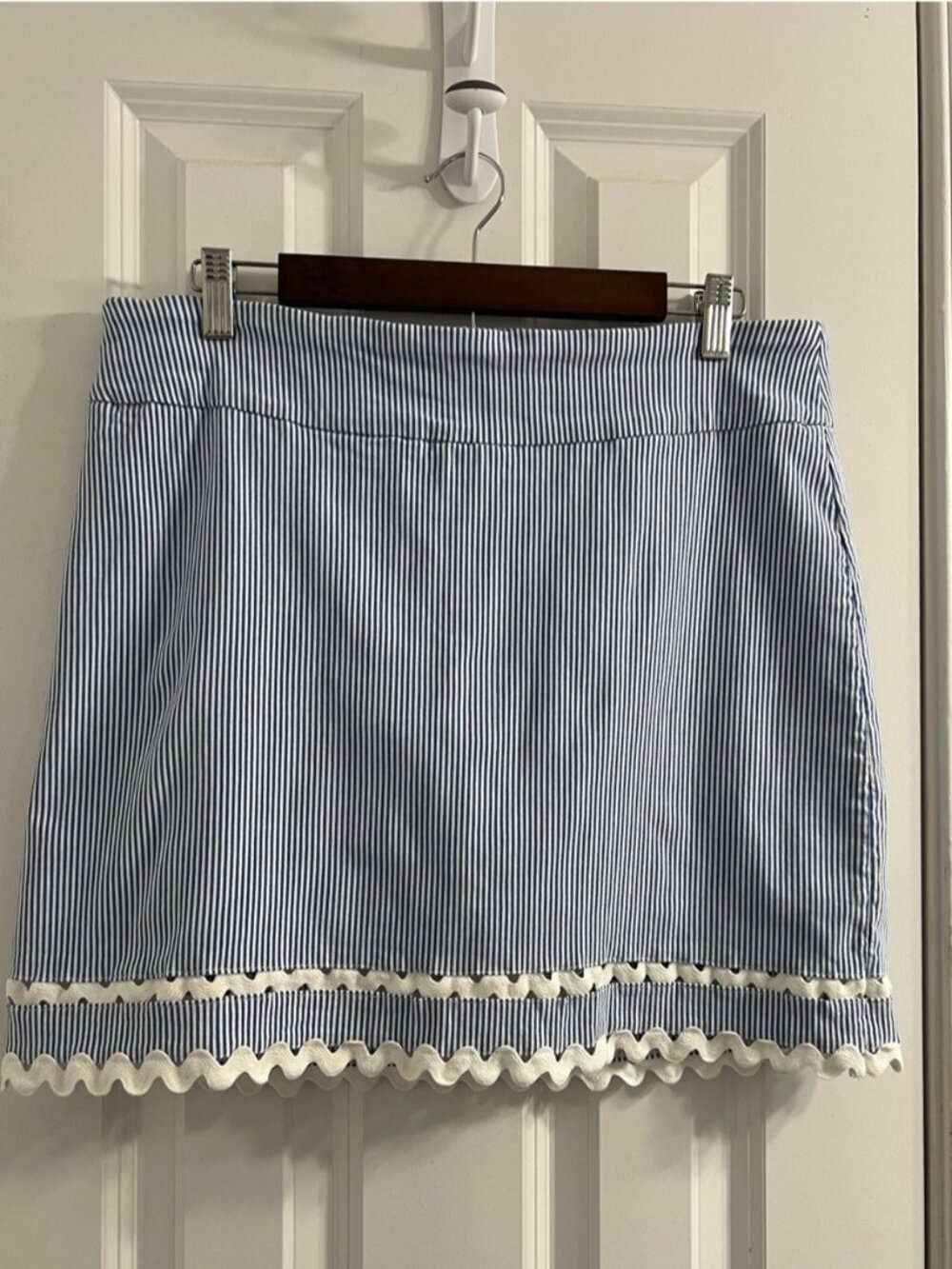 Skirt with white shorts layer. Size 14💓